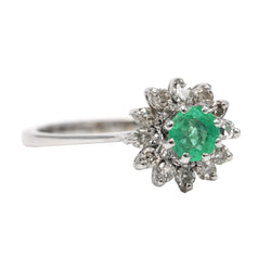 Bague Marguerite en or blanc, émeraudes et diamants - Castafiore