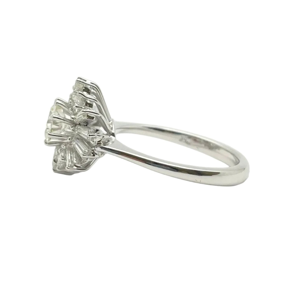Bague Marguerite en or blanc et diamants - Castafiore