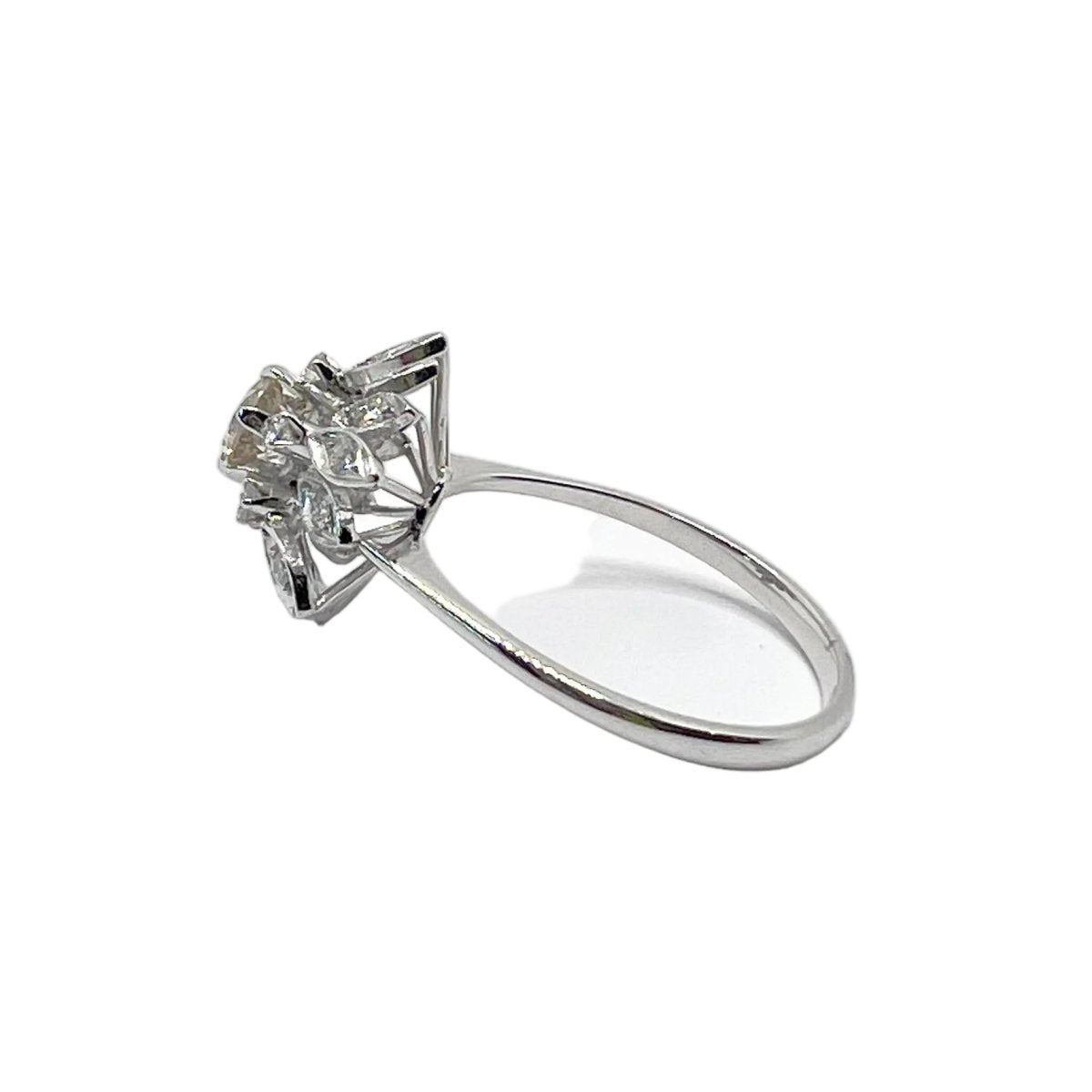 Bague Marguerite en or blanc et diamants - Castafiore