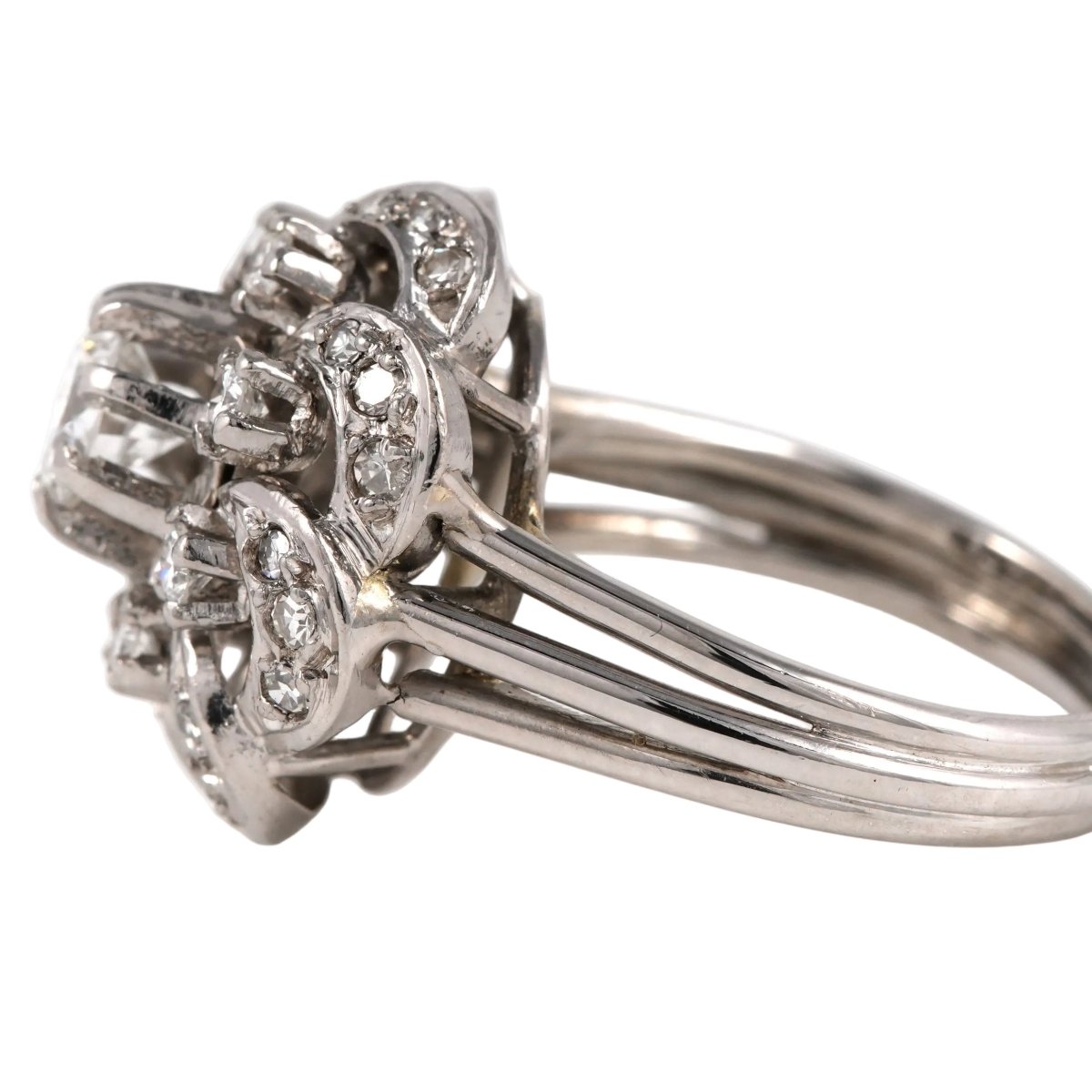Bague Marguerite en or blanc et diamants - Castafiore