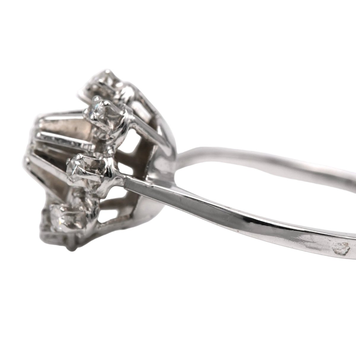 Bague Marguerite en or blanc et diamants - Castafiore