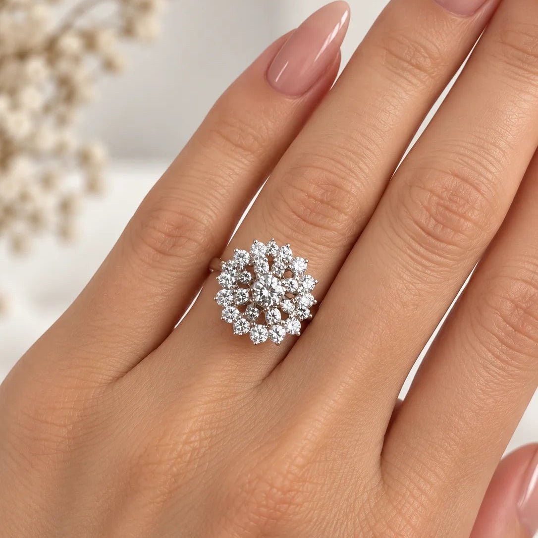Bague Marguerite en or blanc et diamants - Castafiore