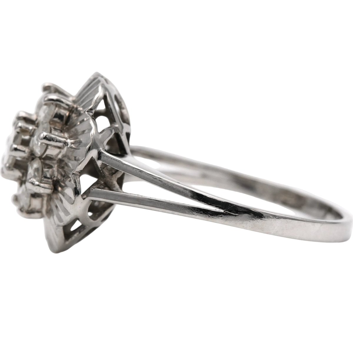 Bague Marguerite en or blanc et diamants - Castafiore