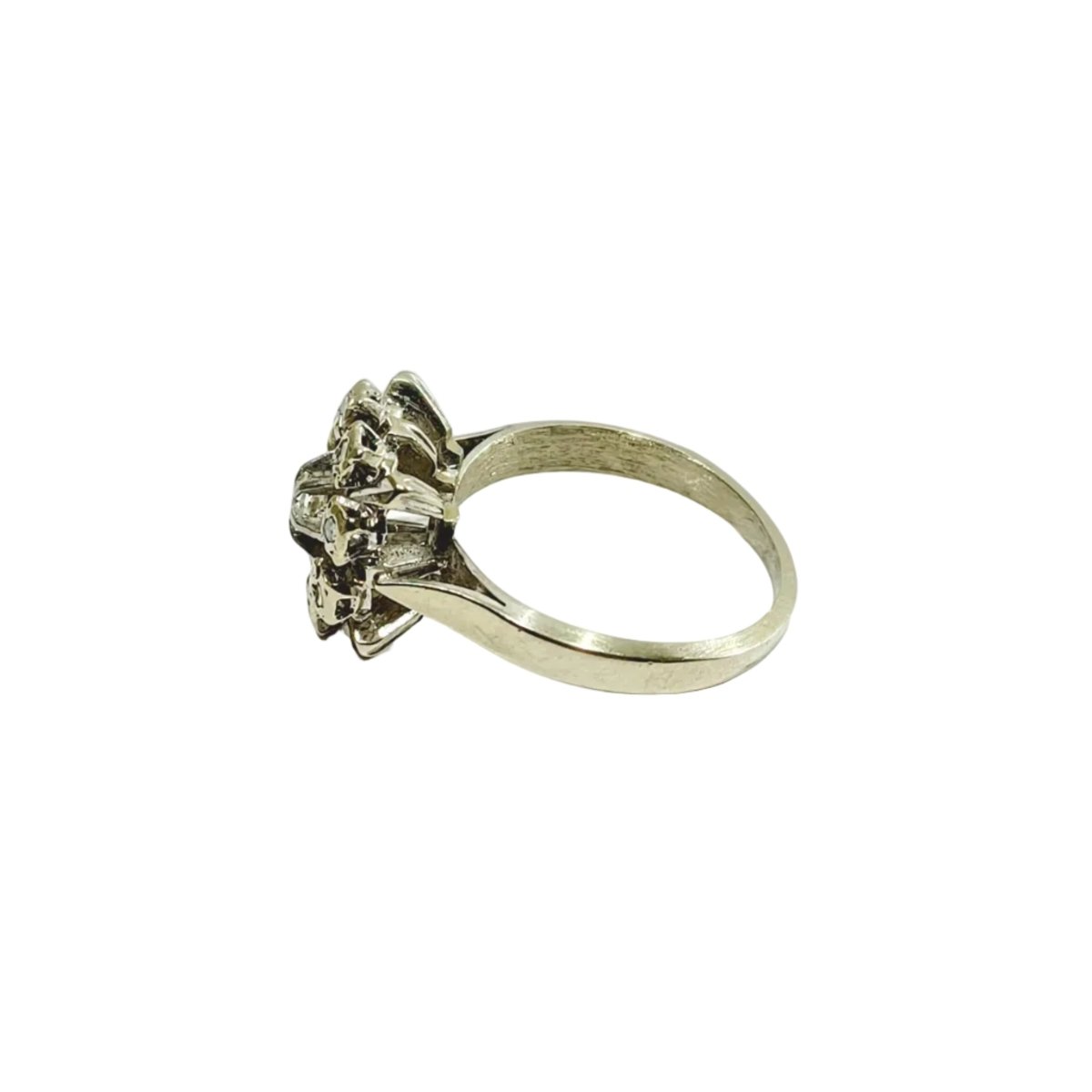 Bague Marguerite en or blanc et diamants - Castafiore