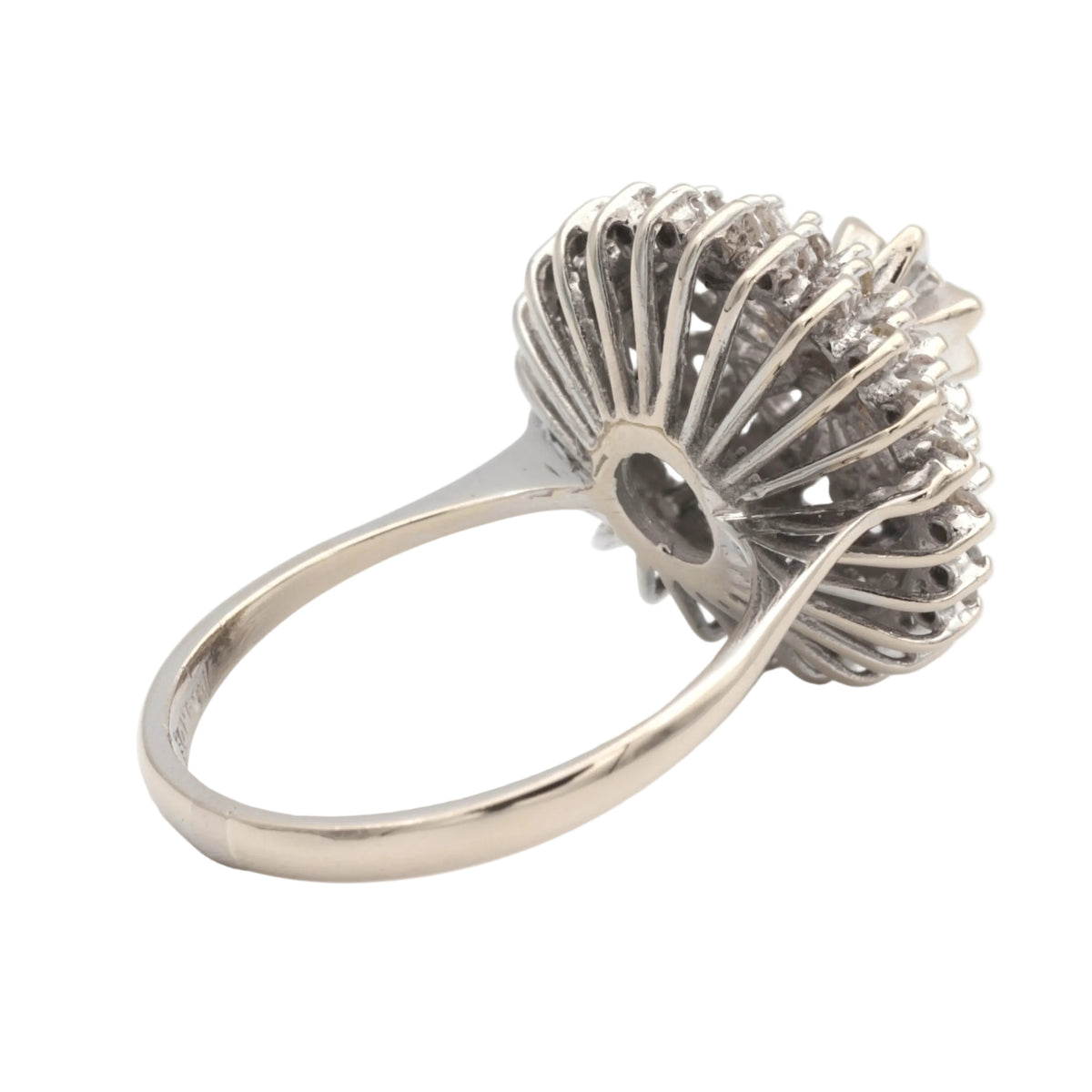 Bague Marguerite en or blanc et diamants - Castafiore