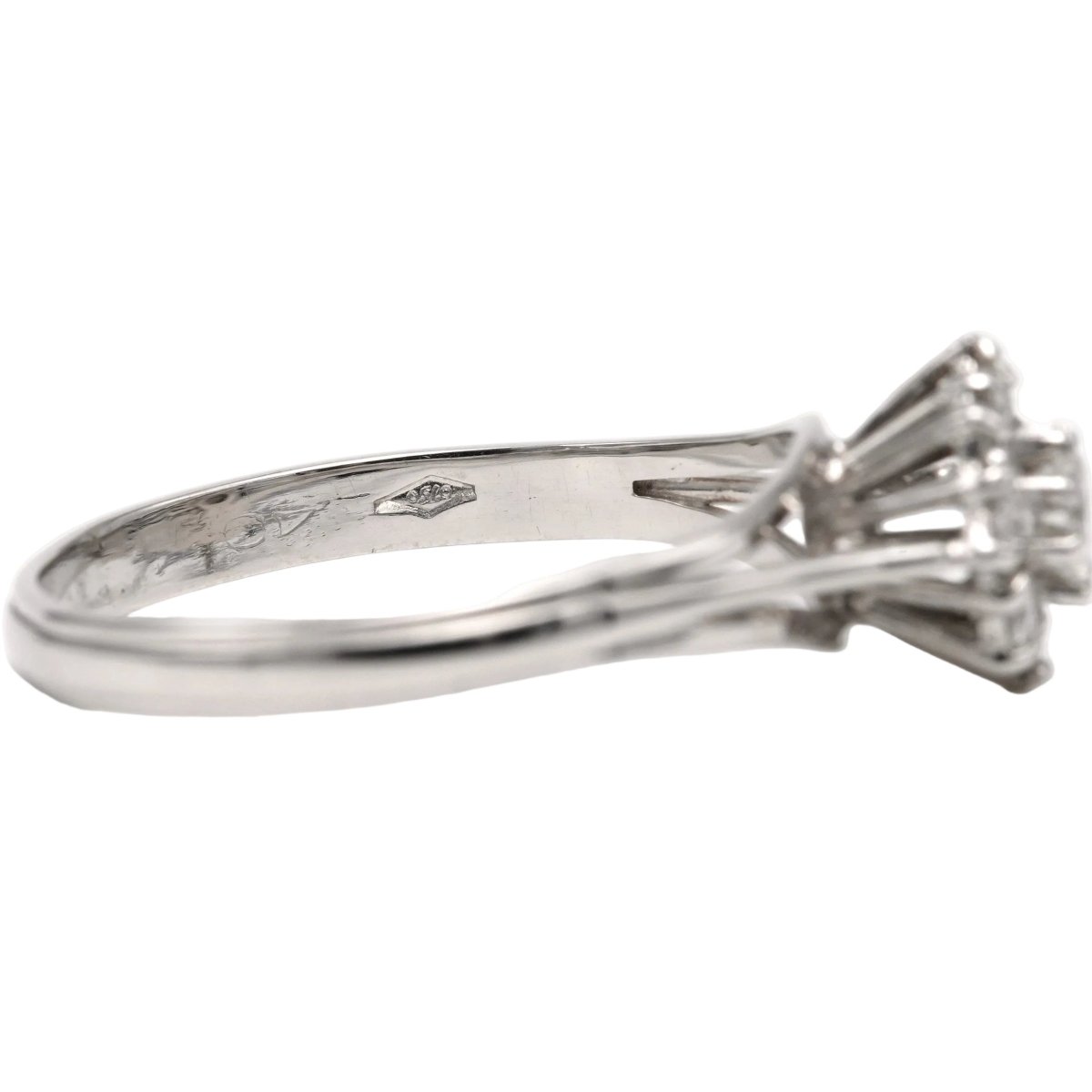 Bague Marguerite en or blanc et diamants - Castafiore