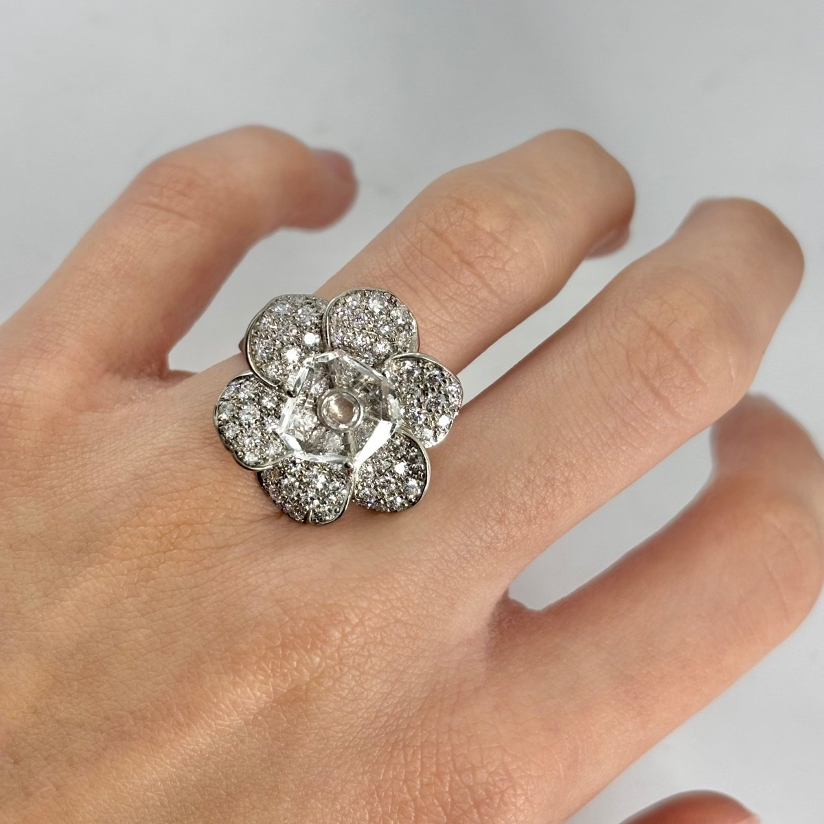Bague Marguerite en or blanc et diamants - Castafiore
