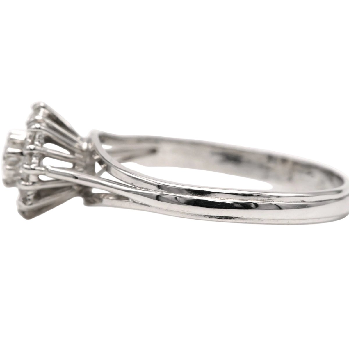 Bague Marguerite en or blanc et diamants - Castafiore