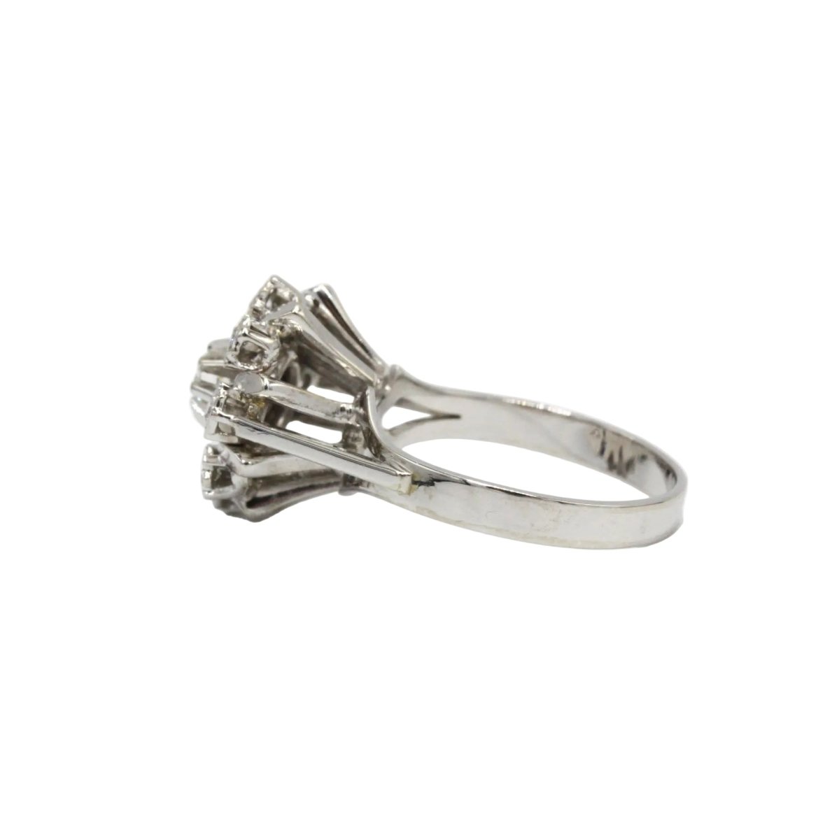 Bague Marguerite en or blanc et diamants - Castafiore