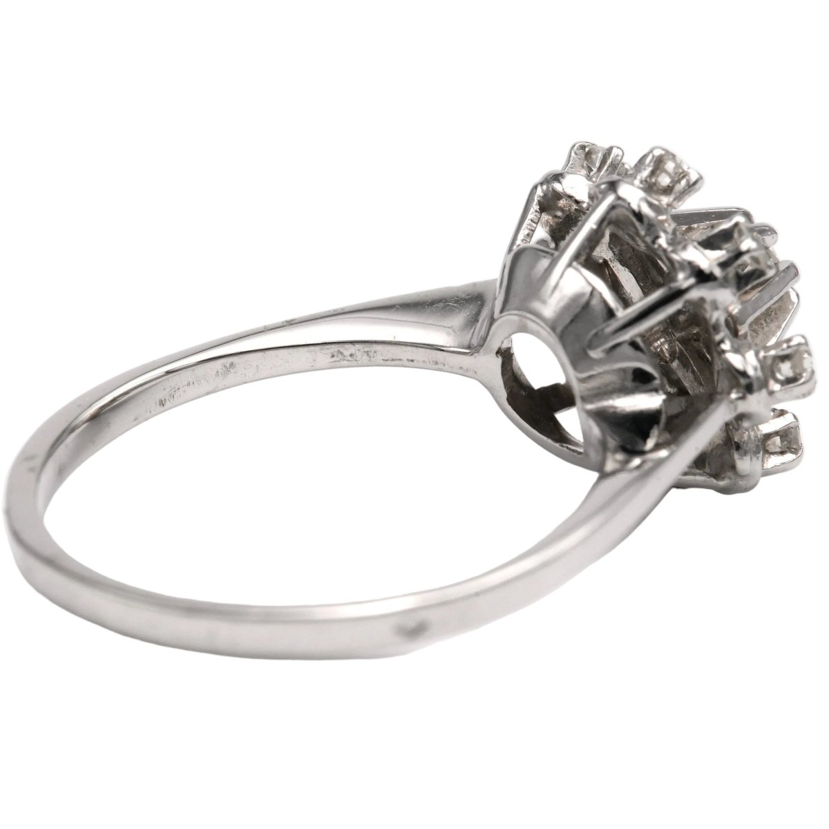 Bague Marguerite en or blanc et diamants - Castafiore