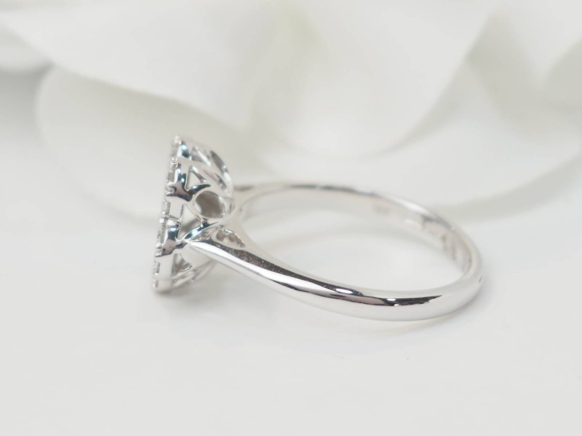 Bague Marguerite en or blanc et diamants - Castafiore