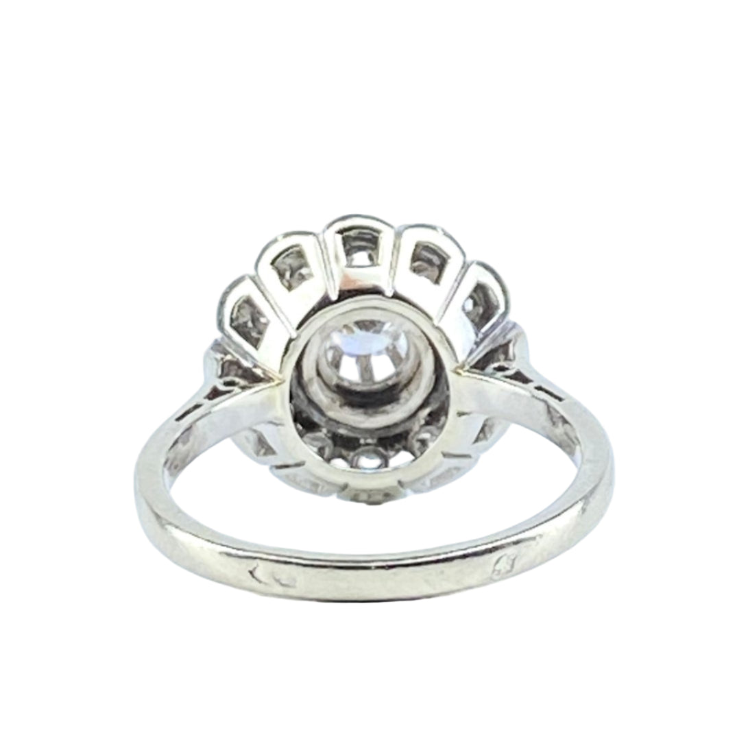 Bague marguerite en or blanc et platine diamants - Castafiore