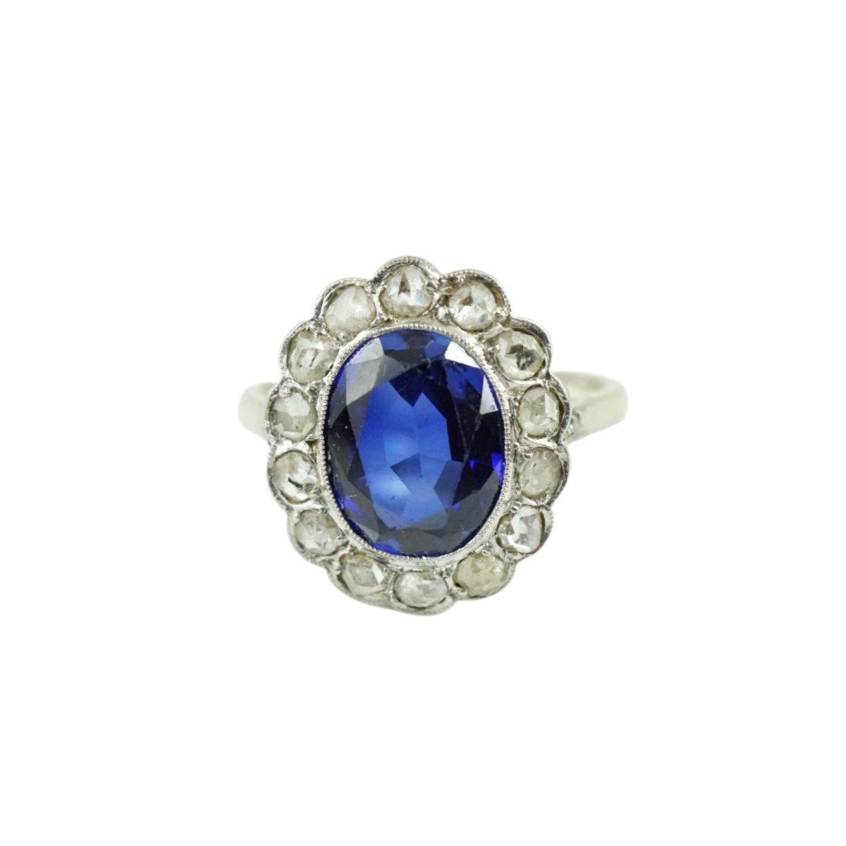 Bague Marguerite en or blanc et platine saphir et diamants - Castafiore