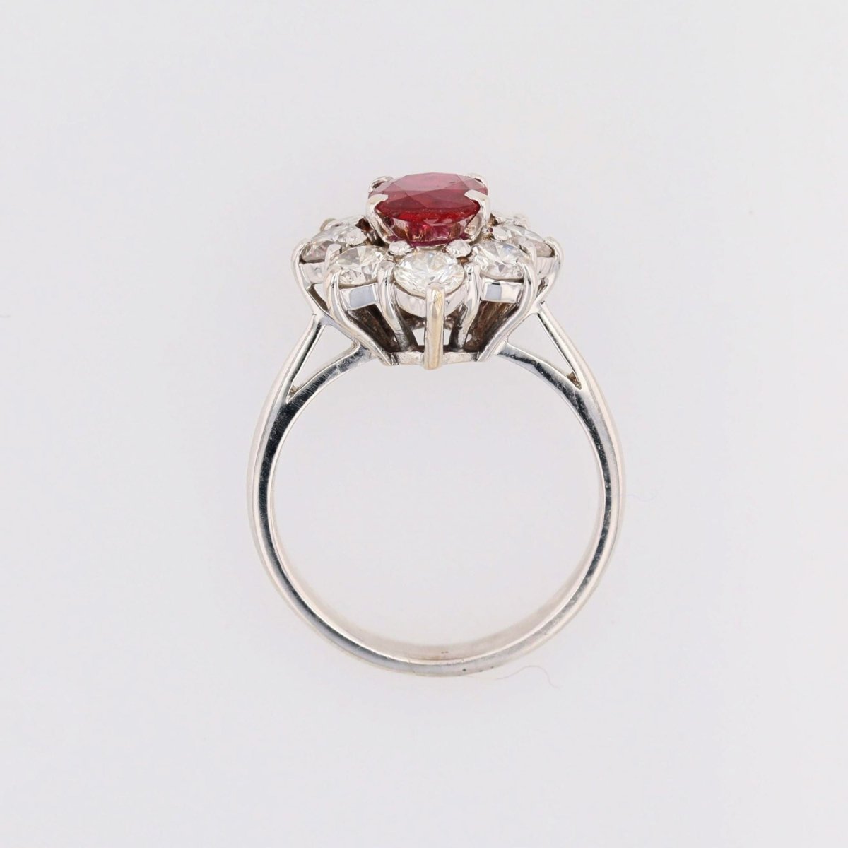 Bague marguerite en or blanc et rubis - Castafiore