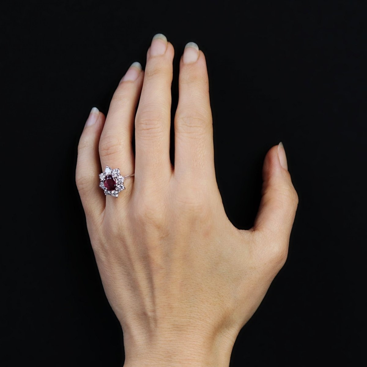 Bague marguerite en or blanc et rubis - Castafiore