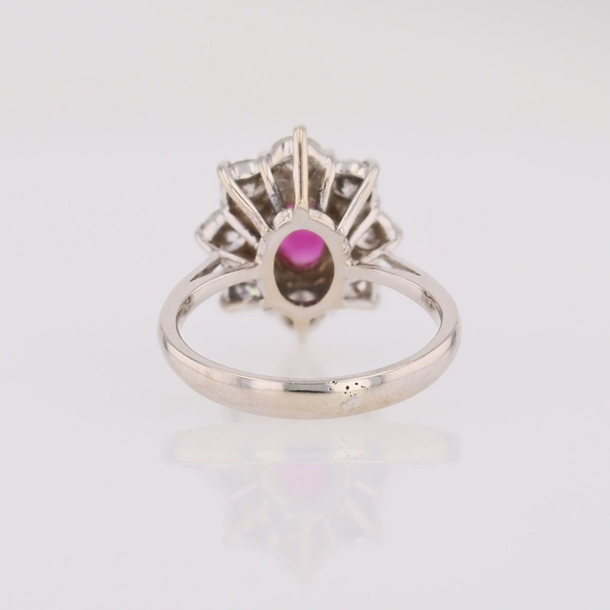Bague marguerite en or blanc et rubis - Castafiore