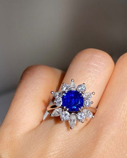 Bague Marguerite en or blanc et saphir - Castafiore