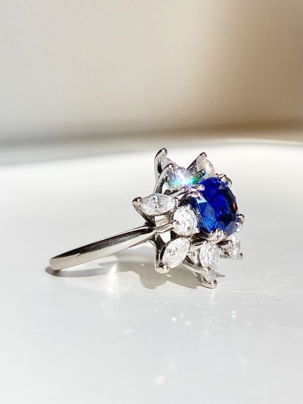 Bague Marguerite en or blanc et saphir - Castafiore
