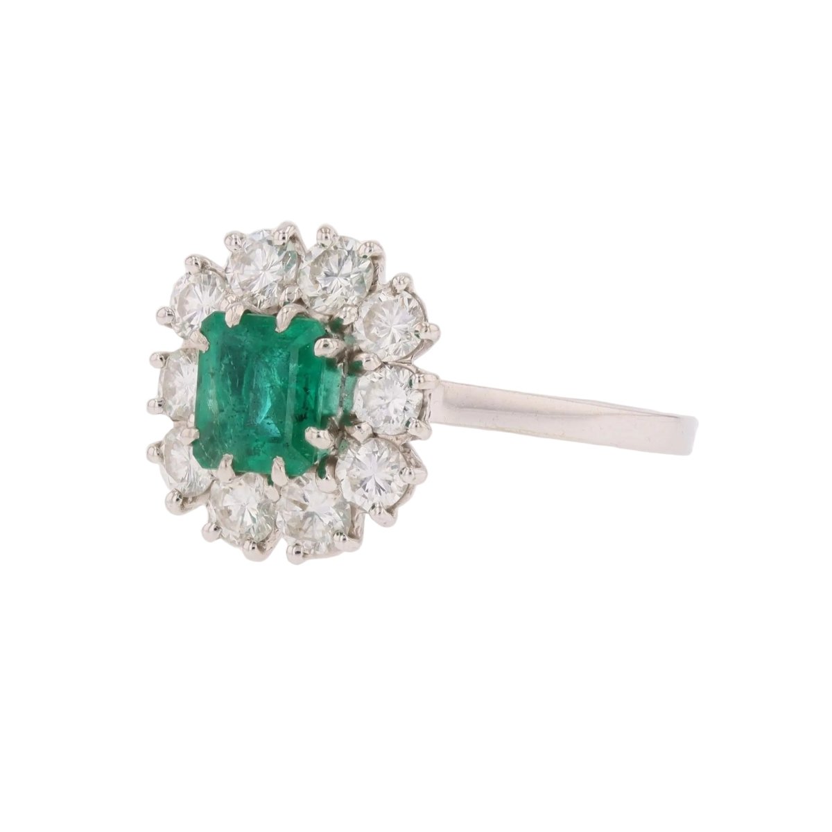 Bague Marguerite en or blanc, platine, émeraude et diamants - Castafiore