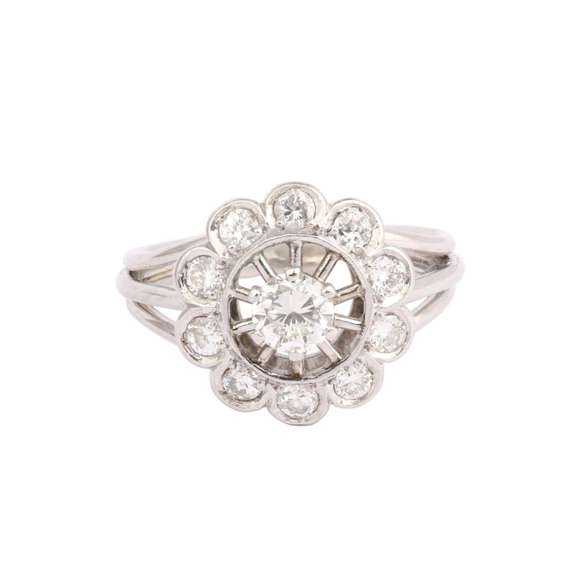 Bague Marguerite en or blanc, platine et diamants - Castafiore