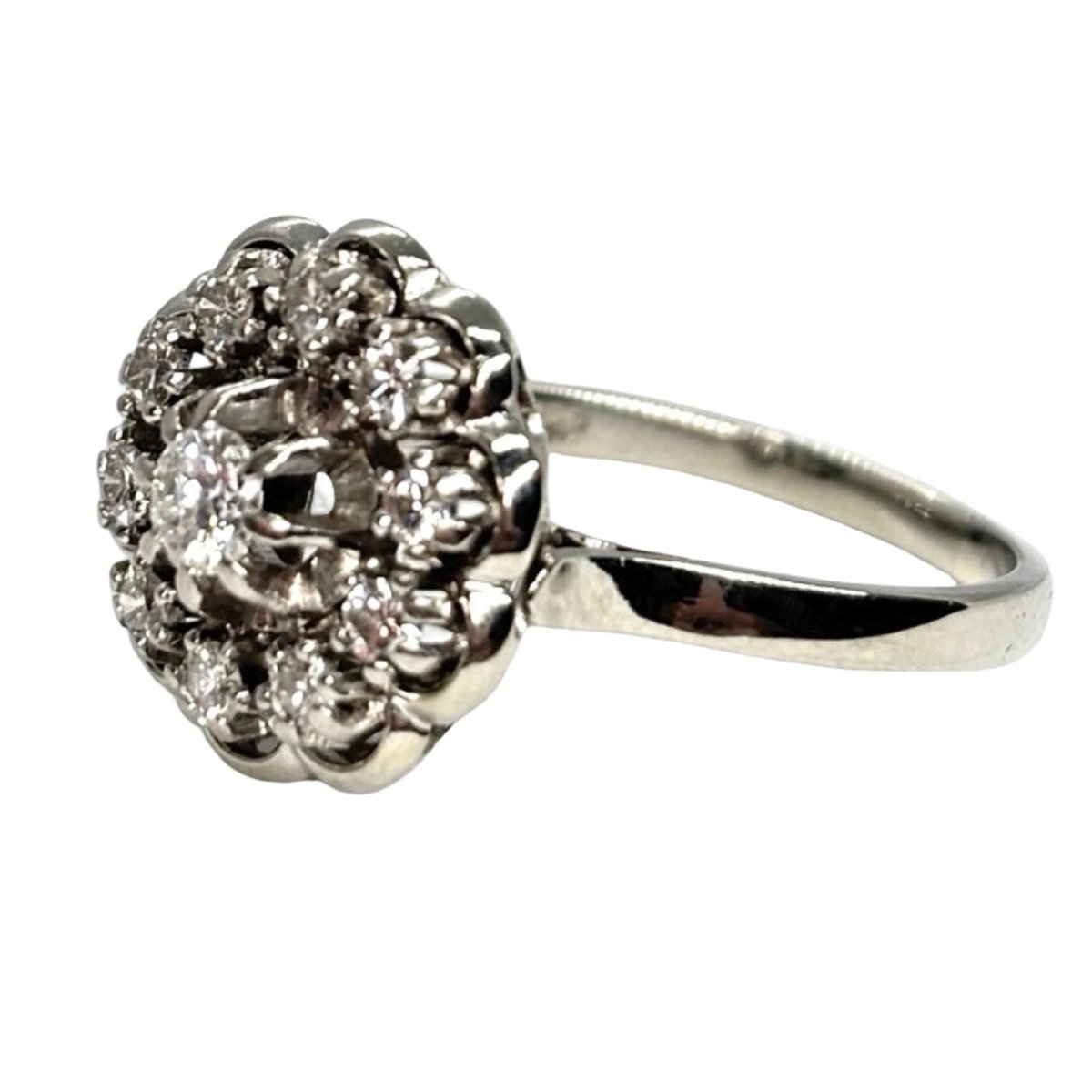 Bague Marguerite en or blanc, platine et diamants - Castafiore