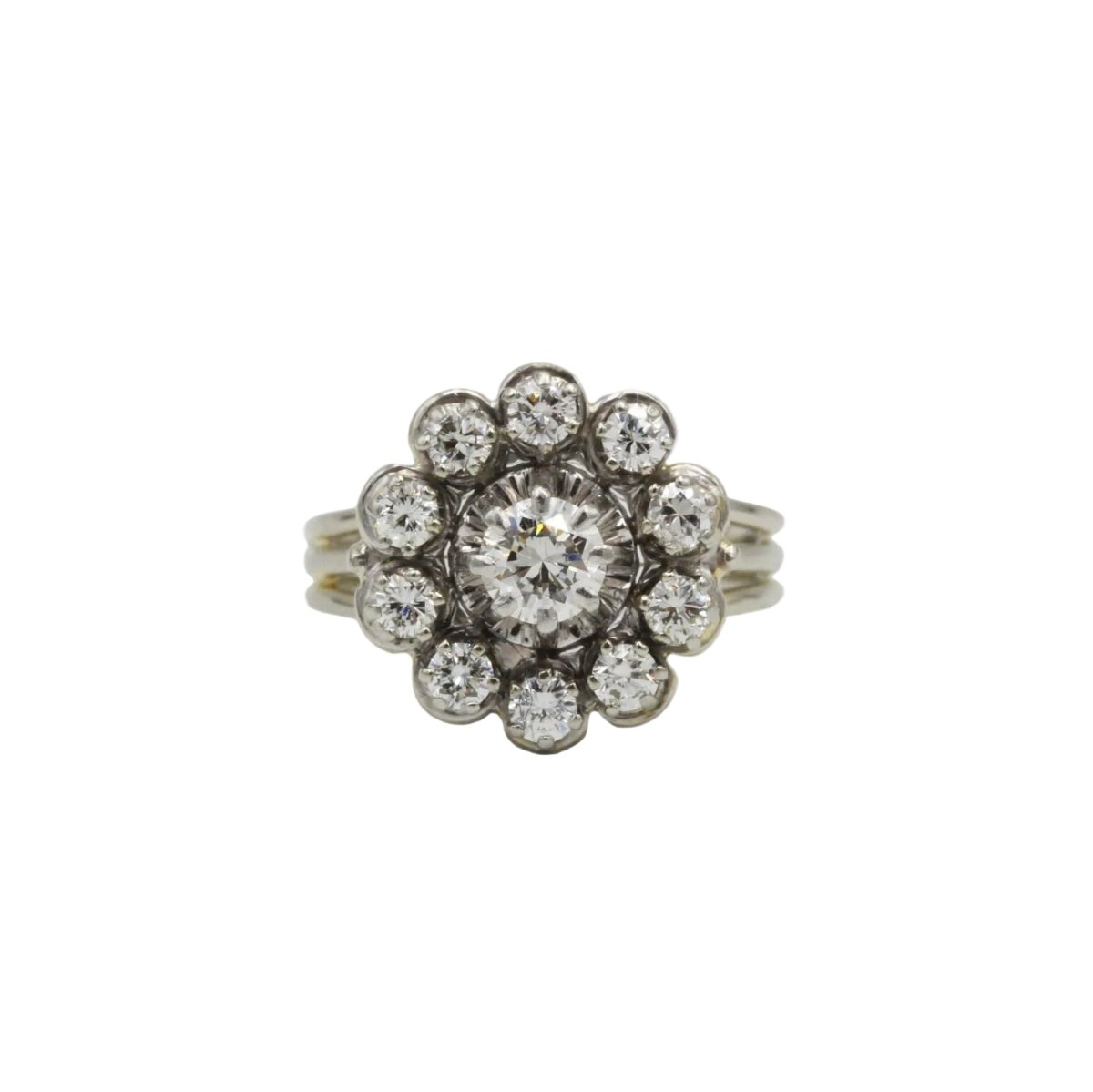 Bague Marguerite en or blanc, platine et diamants - Castafiore