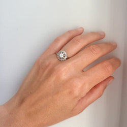 Bague Marguerite en or blanc, platine et diamants - Castafiore