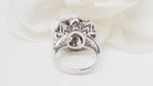 Bague marguerite en or blanc platine et diamants - Castafiore