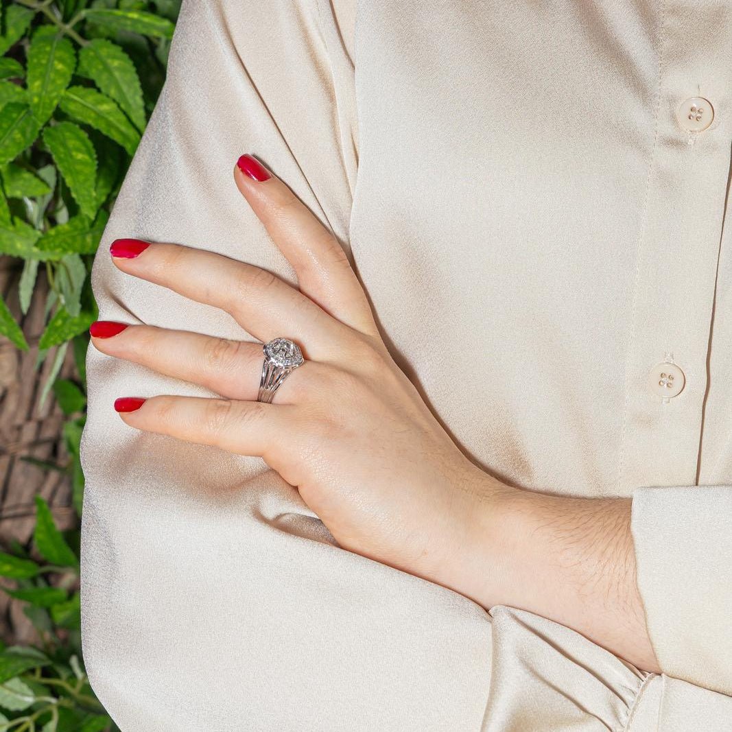Bague Marguerite en or blanc, platine et diamants - Castafiore