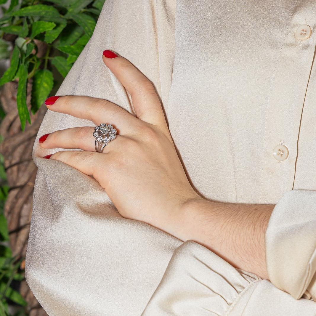 Bague Marguerite en or blanc, platine et diamants - Castafiore