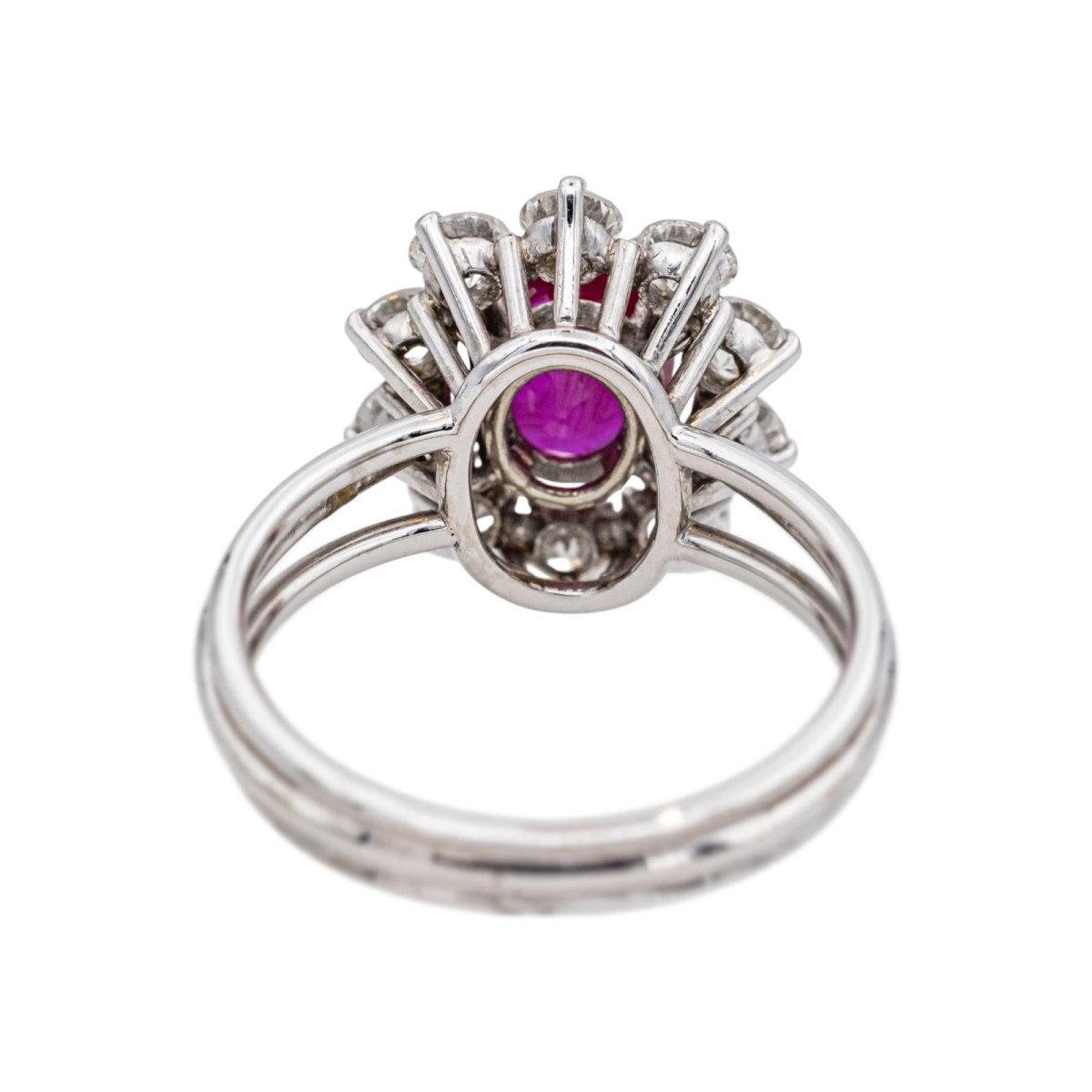 Bague Marguerite en or blanc, platine, rubis et diamants - Castafiore