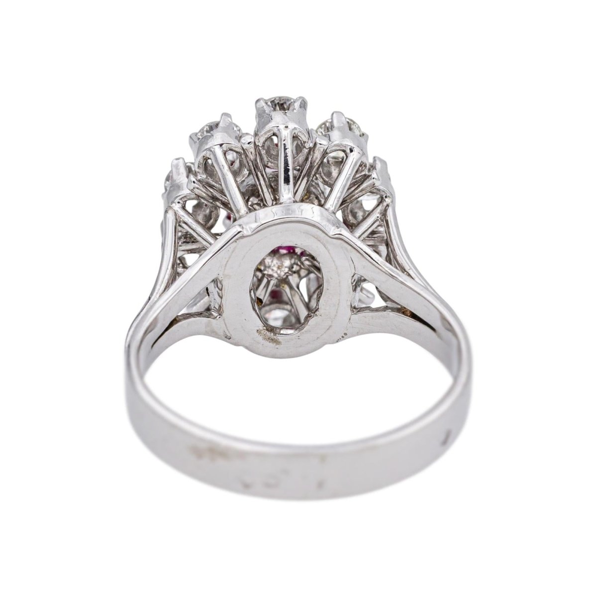 Bague Marguerite en or blanc, platine, rubis et diamants - Castafiore