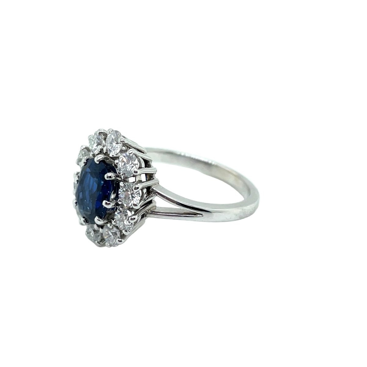 Bague Marguerite en or blanc, platine, saphir et diamants - Castafiore