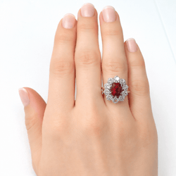 Bague Marguerite en or blanc, rubis et diamants - Castafiore