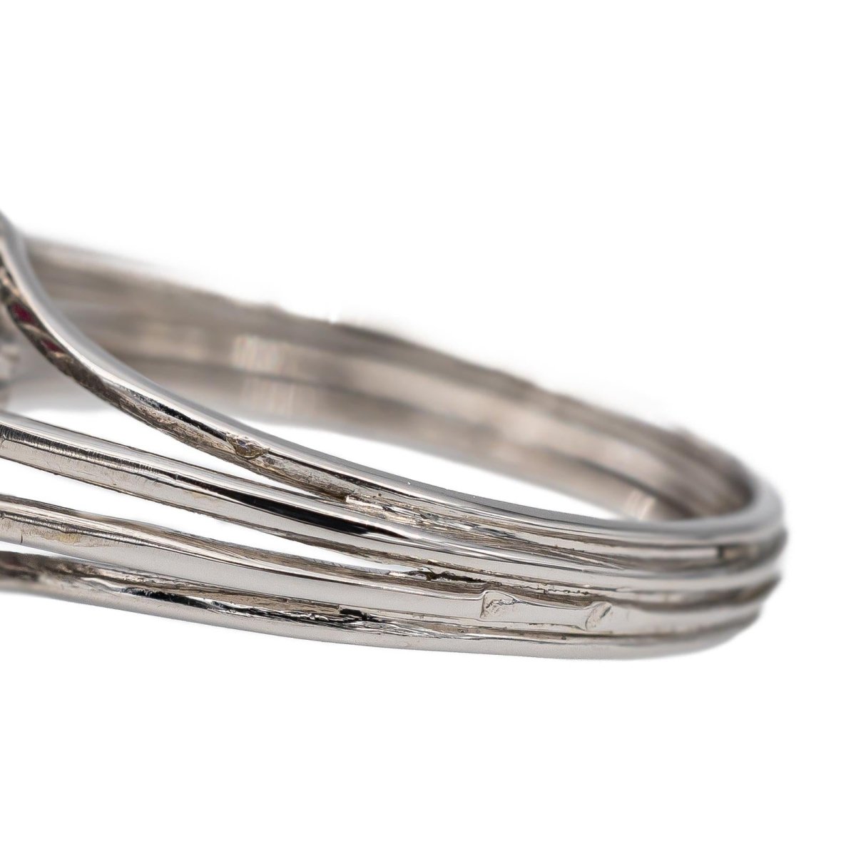 Bague Marguerite en or blanc, rubis et diamants - Castafiore