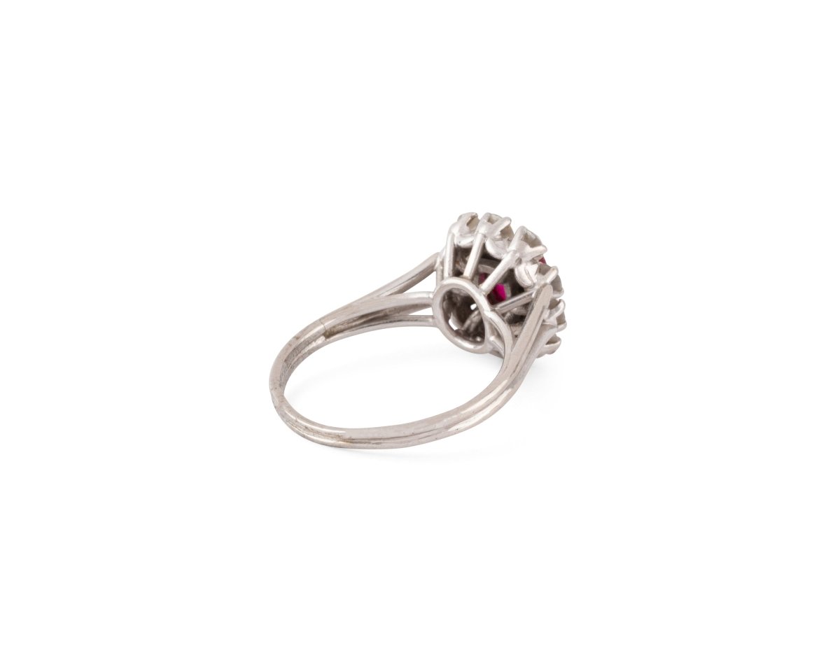 Bague Marguerite en or blanc, rubis et diamants