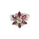 Bague Marguerite en or blanc, rubis et diamants - Castafiore