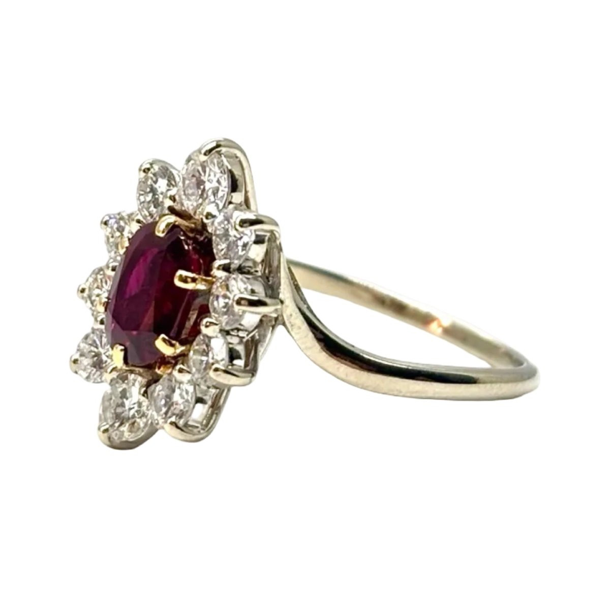 Bague Marguerite en or blanc, rubis et diamants - Castafiore