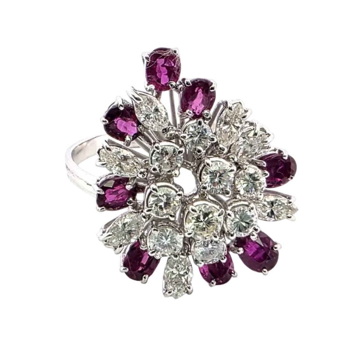 Bague Marguerite en or blanc, rubis et diamants - Castafiore