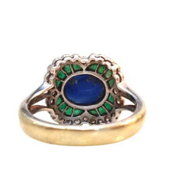 Bague Marguerite en or blanc, saphir, émeraudes, diamants - Castafiore