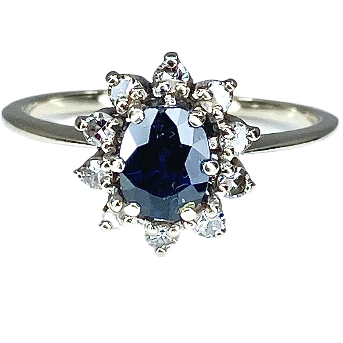 Bague Marguerite en or blanc, saphir et diamants - Castafiore