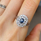 Bague Marguerite en or blanc, saphir et diamants - Castafiore