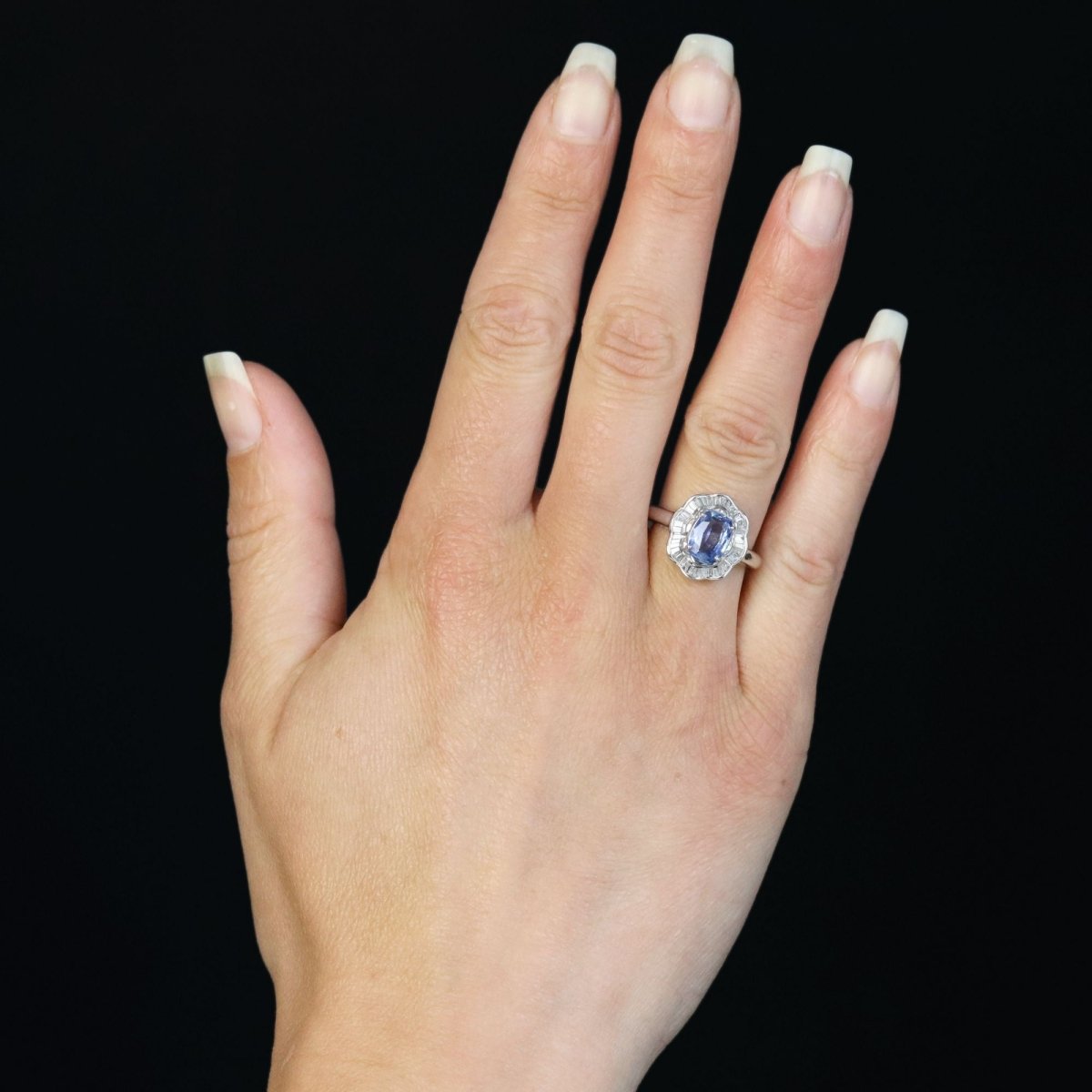 Bague Marguerite en or blanc, saphir et diamants - Castafiore