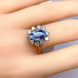 Bague Marguerite en or blanc, saphir et diamants - Castafiore