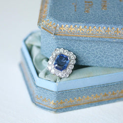 Bague Marguerite en or blanc, saphir, et diamants - Castafiore