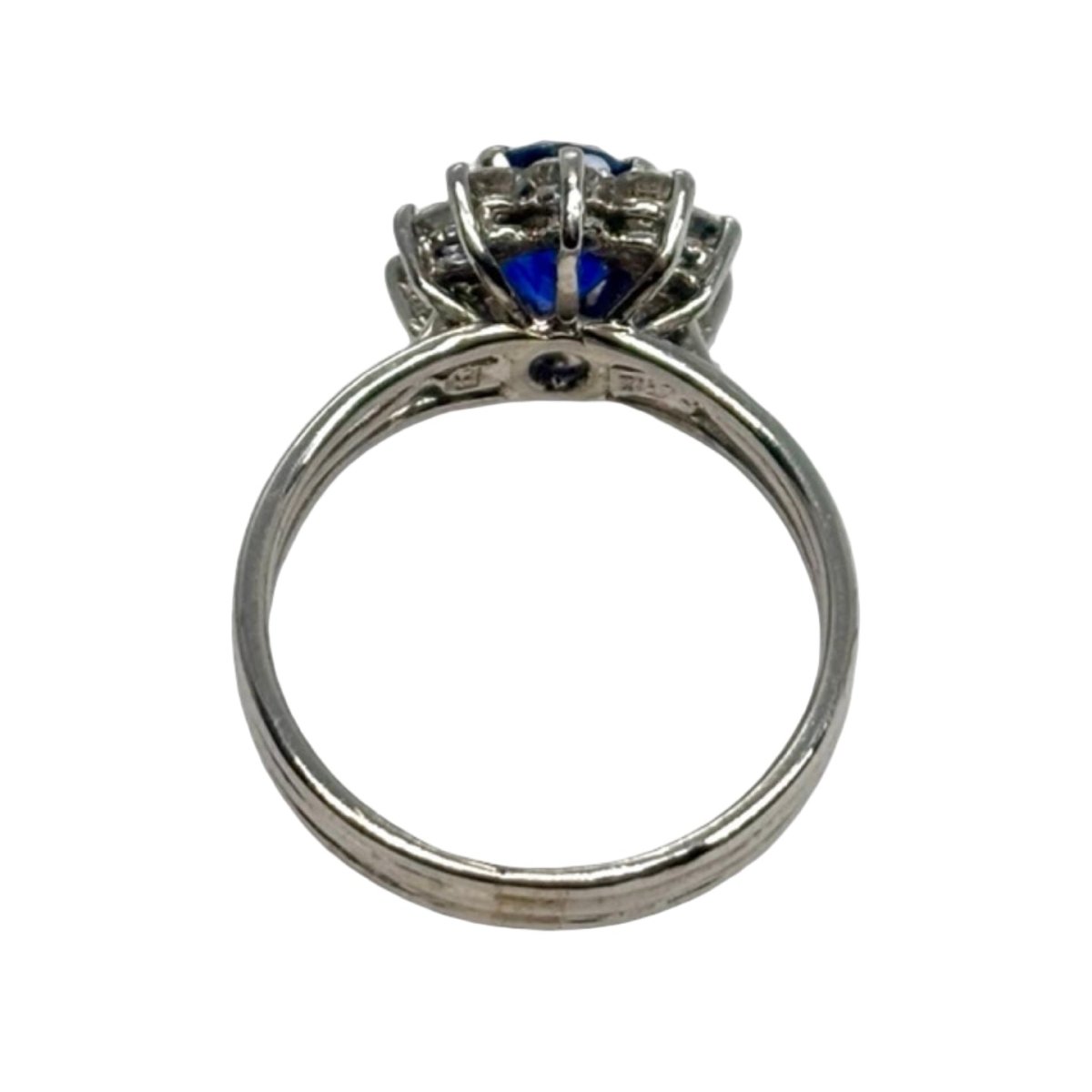 Bague Marguerite en or blanc, saphir et diamants - Castafiore