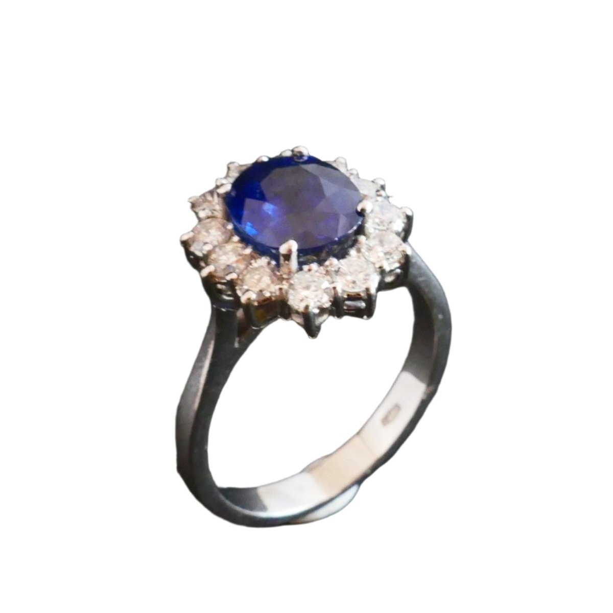 Bague Marguerite en or blanc, saphir naturel et diamants - Castafiore