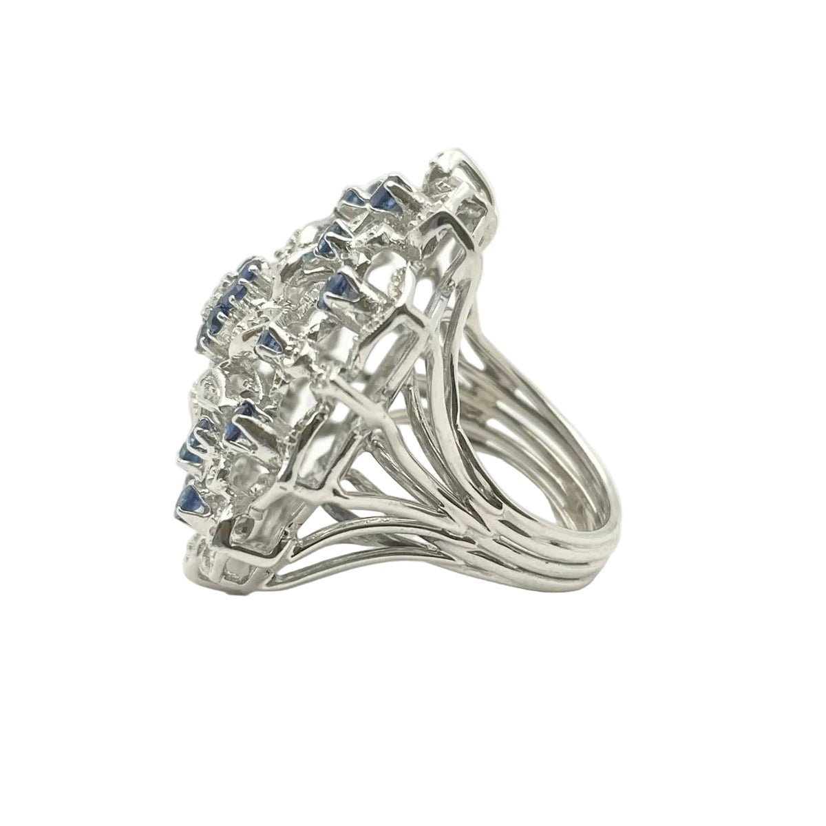 Bague Marguerite en or blanc, saphirs et diamants - Castafiore