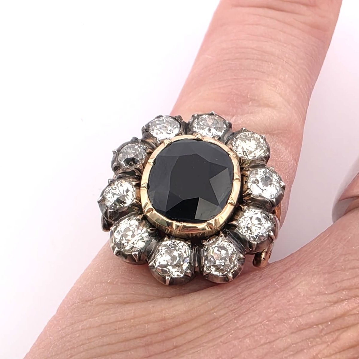 Bague Marguerite en or jaune, argent, saphir et diamants - Castafiore