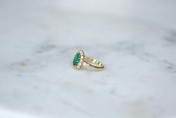 Bague Marguerite en or jaune, émeraude et diamants - Castafiore